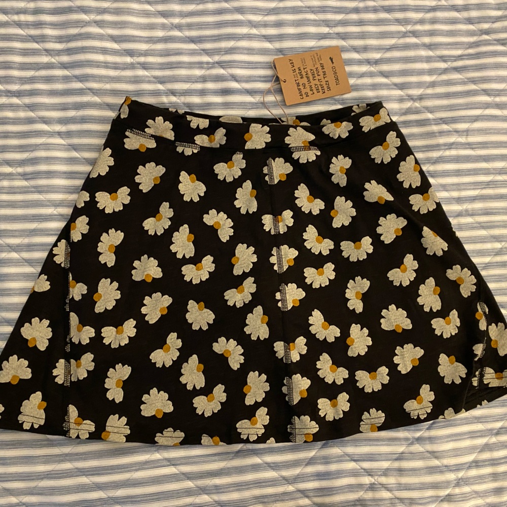 Toad&Co samba skort nwt, black half daisy